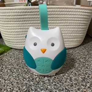 Portable baby owl soother